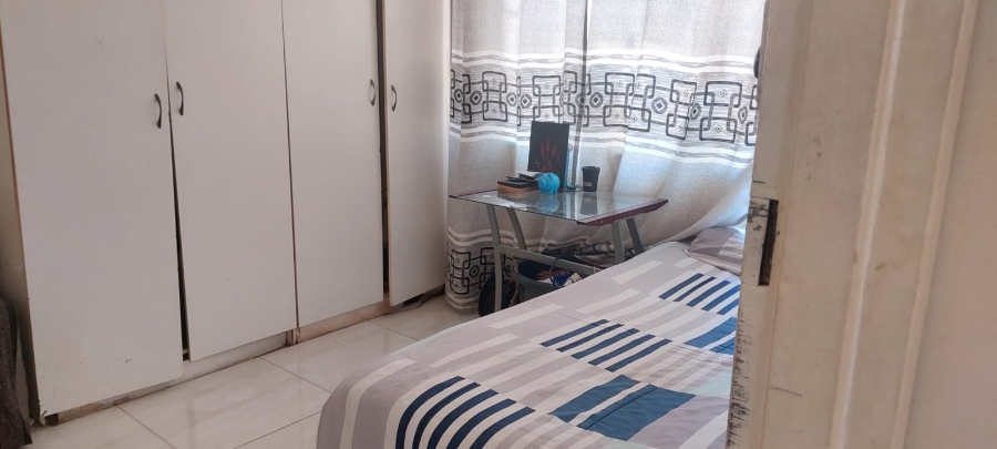 2 Bedroom Property for Sale in Lenasia South Gauteng