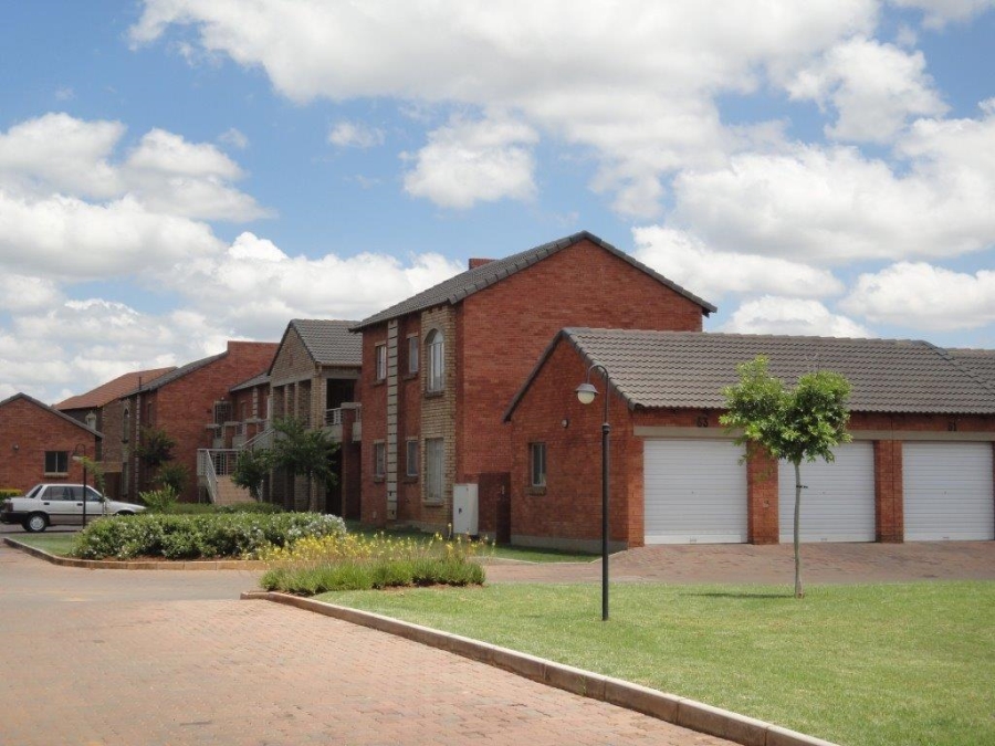 To Let 2 Bedroom Property for Rent in Equestria Gauteng