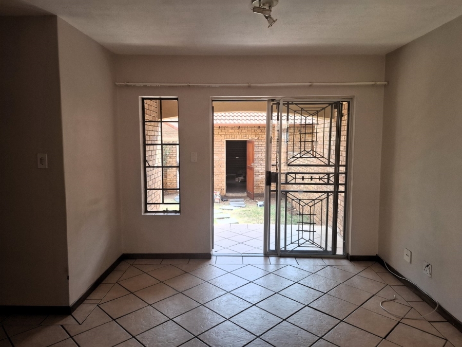 To Let 2 Bedroom Property for Rent in Equestria Gauteng