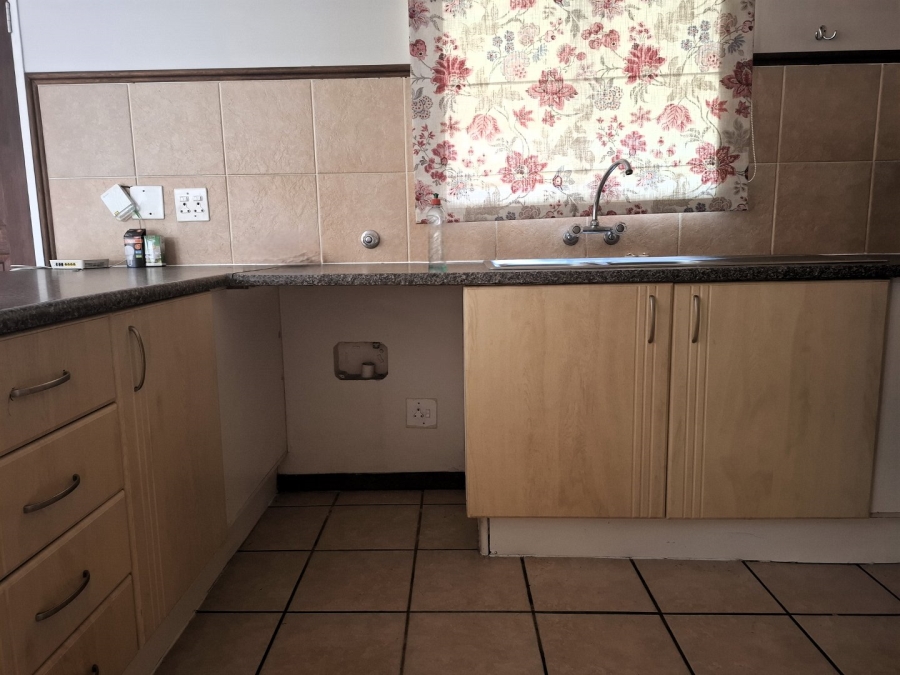 To Let 2 Bedroom Property for Rent in Equestria Gauteng