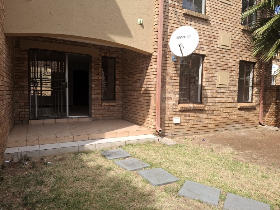 To Let 2 Bedroom Property for Rent in Equestria Gauteng