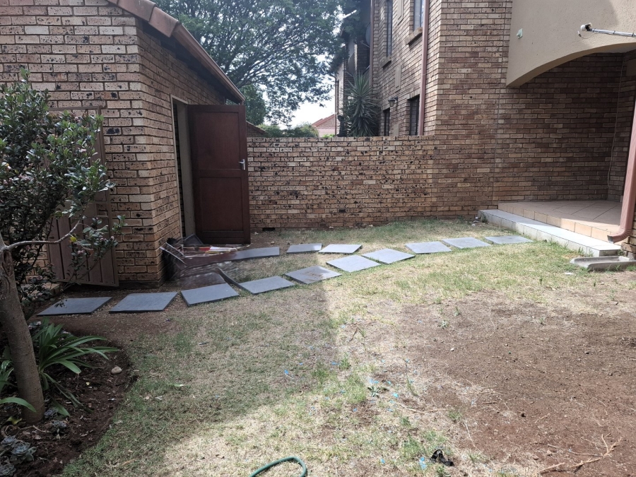 To Let 2 Bedroom Property for Rent in Equestria Gauteng