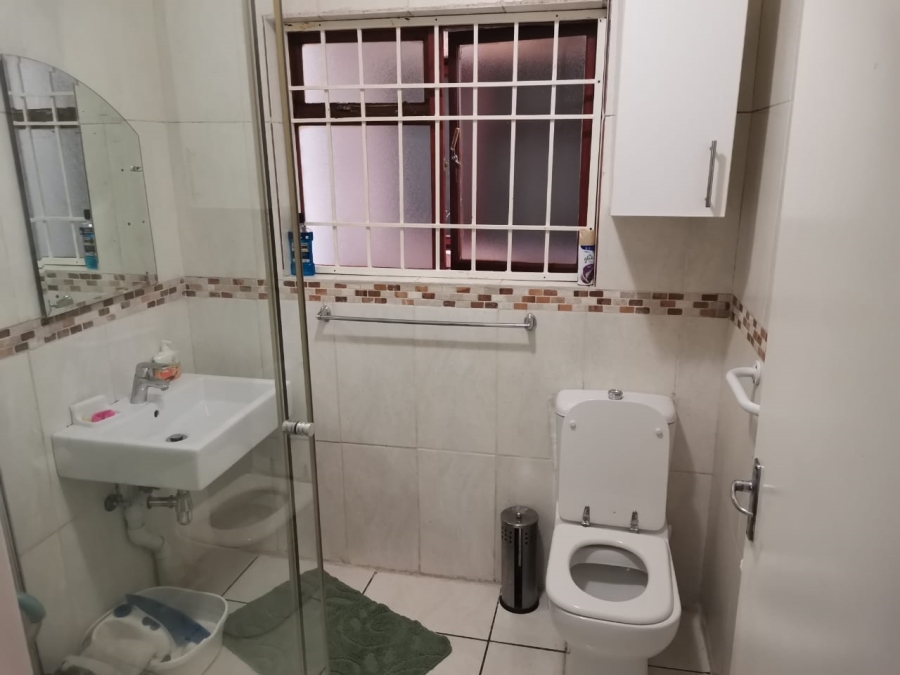 2 Bedroom Property for Sale in Bassonia Gauteng