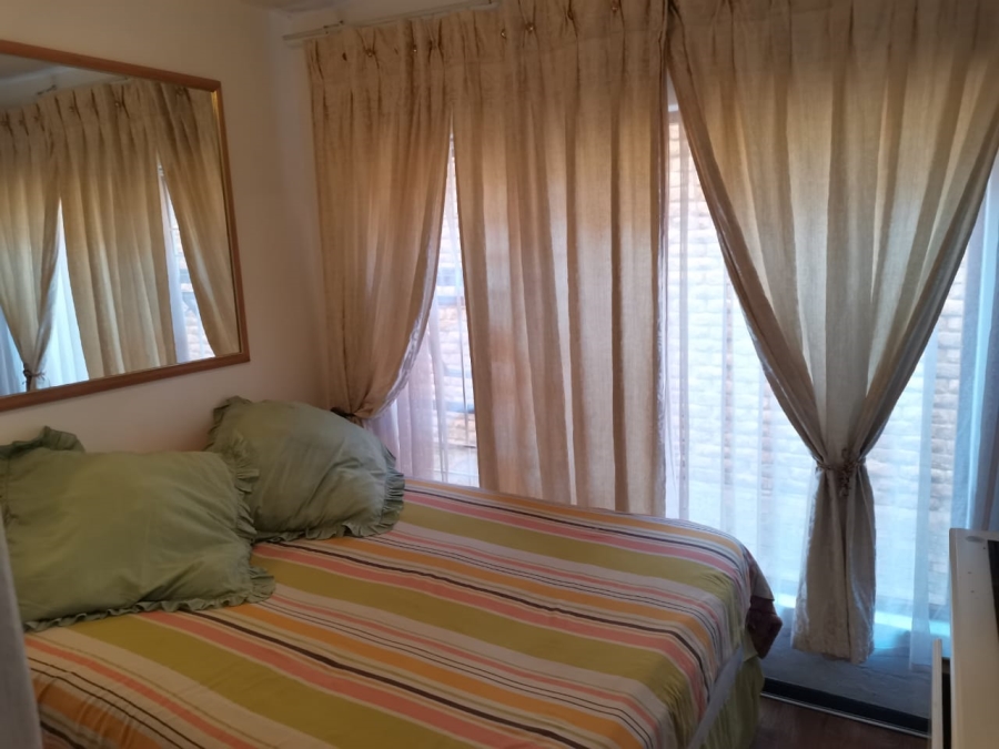 2 Bedroom Property for Sale in Bassonia Gauteng