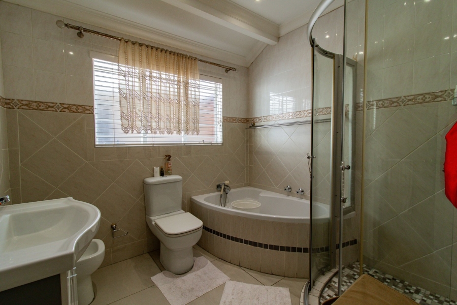 2 Bedroom Property for Sale in The Hill Gauteng