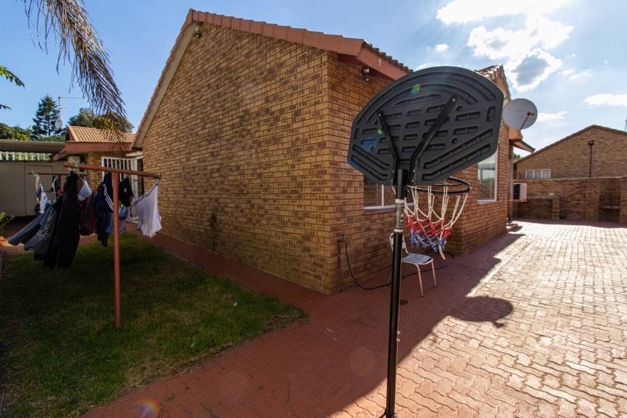 2 Bedroom Property for Sale in The Hill Gauteng