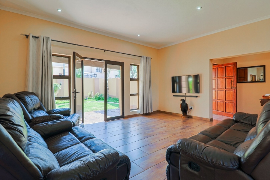 3 Bedroom Property for Sale in Mulbarton Gauteng