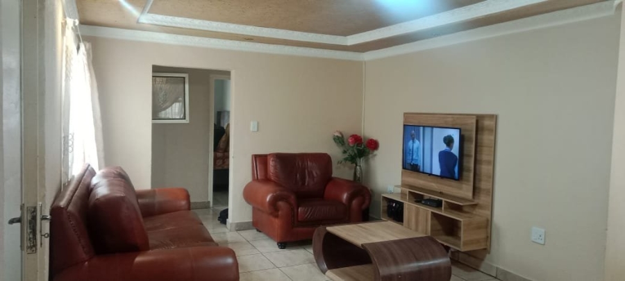 3 Bedroom Property for Sale in Umfuyaneni Gauteng