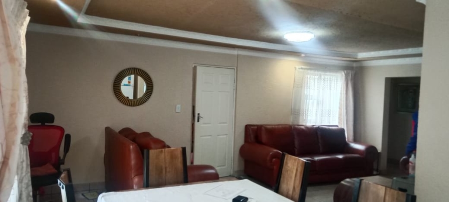 3 Bedroom Property for Sale in Umfuyaneni Gauteng