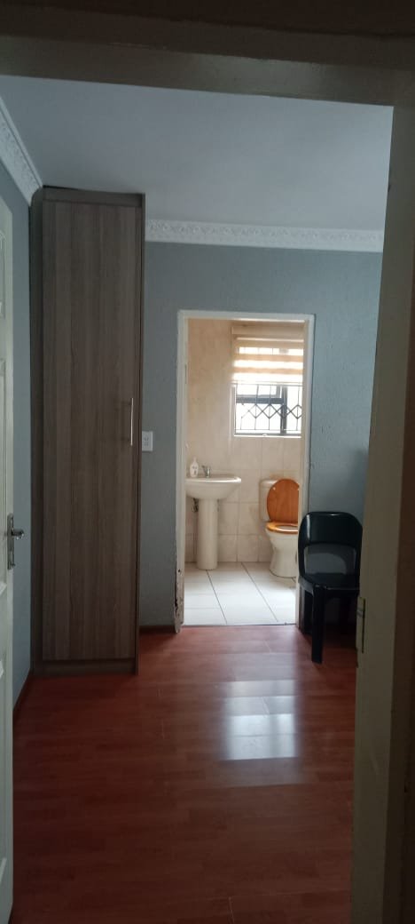 3 Bedroom Property for Sale in Umfuyaneni Gauteng