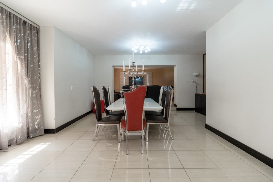 6 Bedroom Property for Sale in Glenvista Gauteng