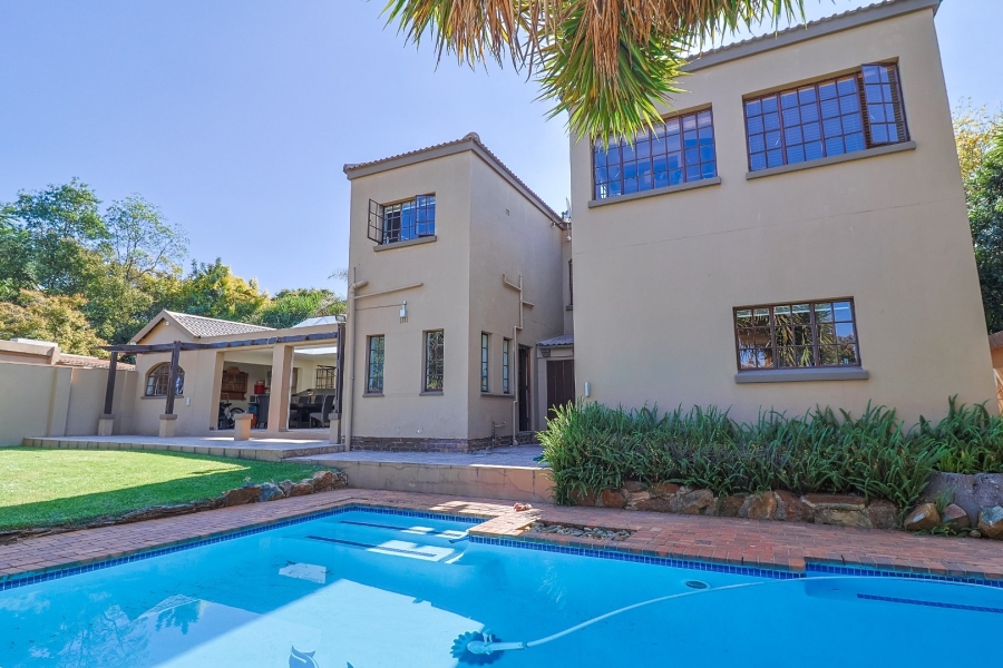 6 Bedroom Property for Sale in Glenvista Gauteng