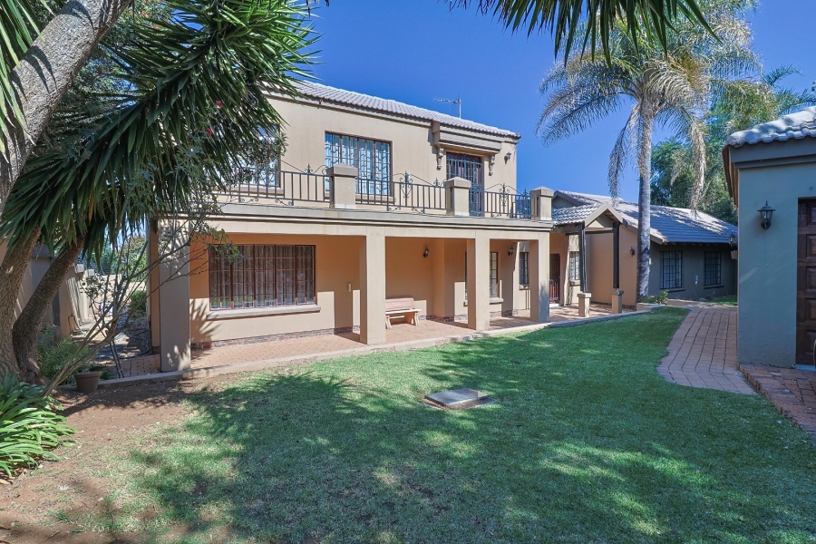 6 Bedroom Property for Sale in Glenvista Gauteng