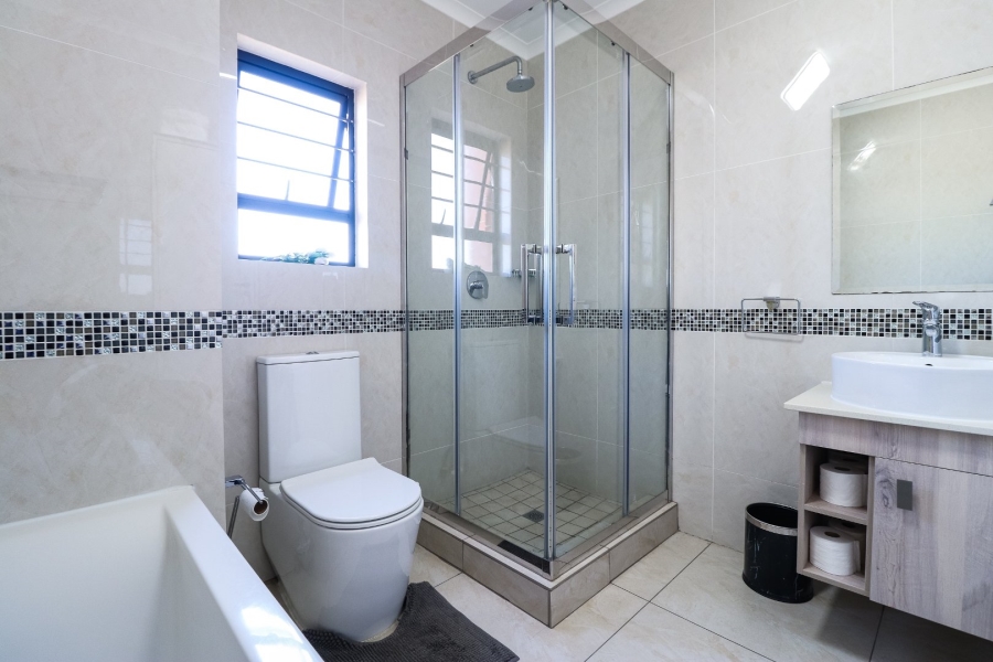 3 Bedroom Property for Sale in North Riding Gauteng