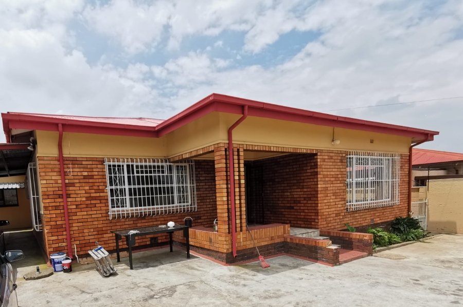 5 Bedroom Property for Sale in Whiteridge Gauteng