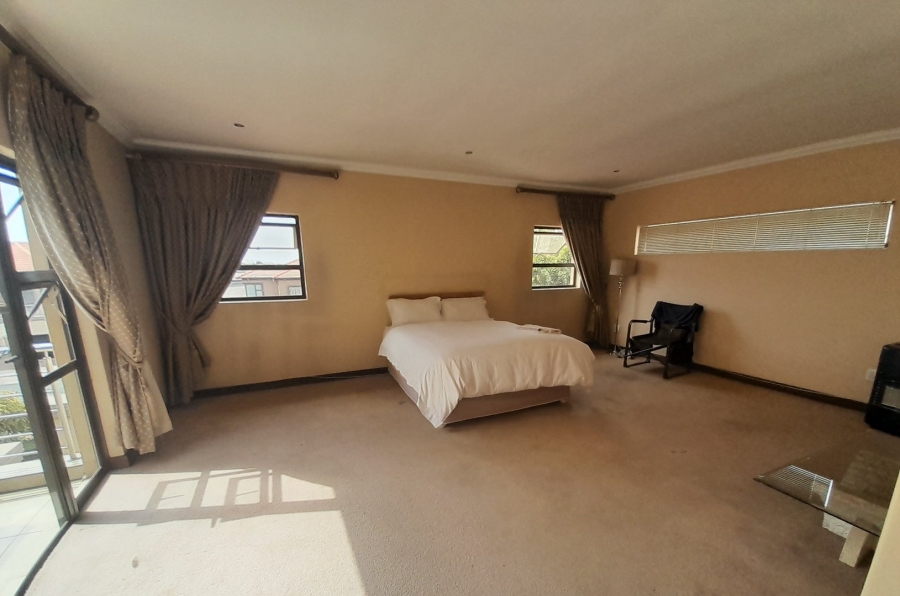 4 Bedroom Property for Sale in Blue Valley Golf Estate Gauteng