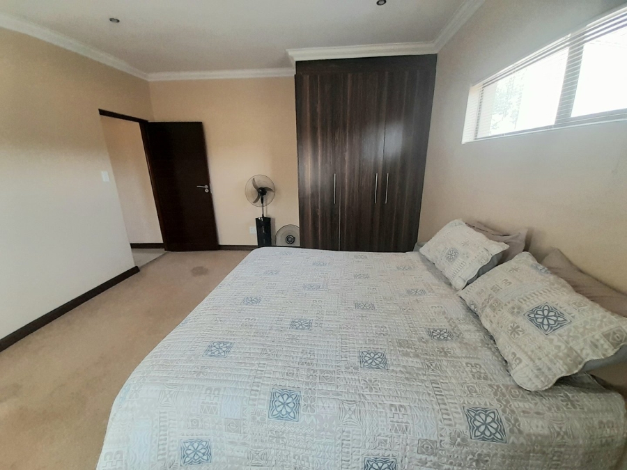 4 Bedroom Property for Sale in Blue Valley Golf Estate Gauteng