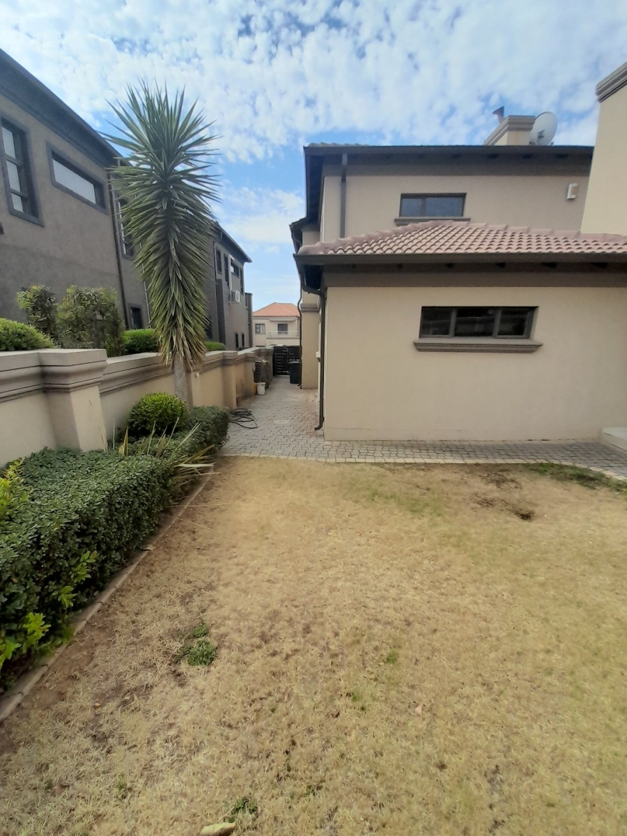 4 Bedroom Property for Sale in Blue Valley Golf Estate Gauteng