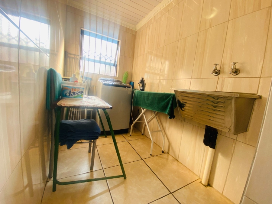 3 Bedroom Property for Sale in Bram Fischerville Gauteng