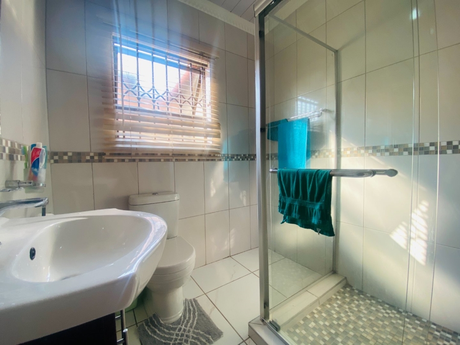 3 Bedroom Property for Sale in Bram Fischerville Gauteng