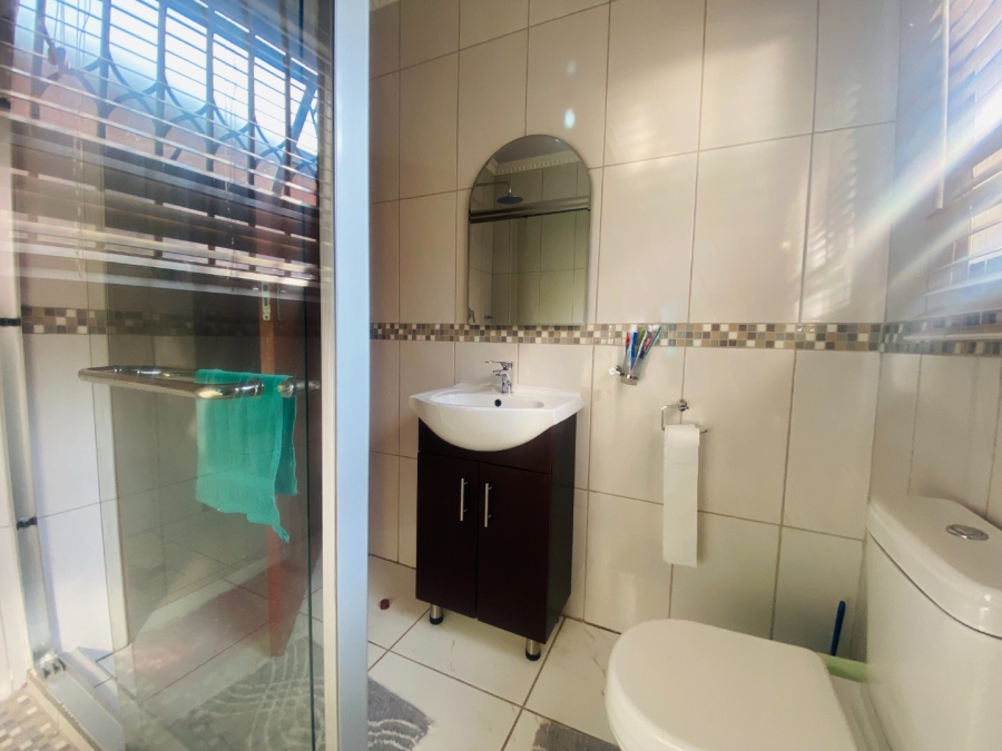 3 Bedroom Property for Sale in Bram Fischerville Gauteng