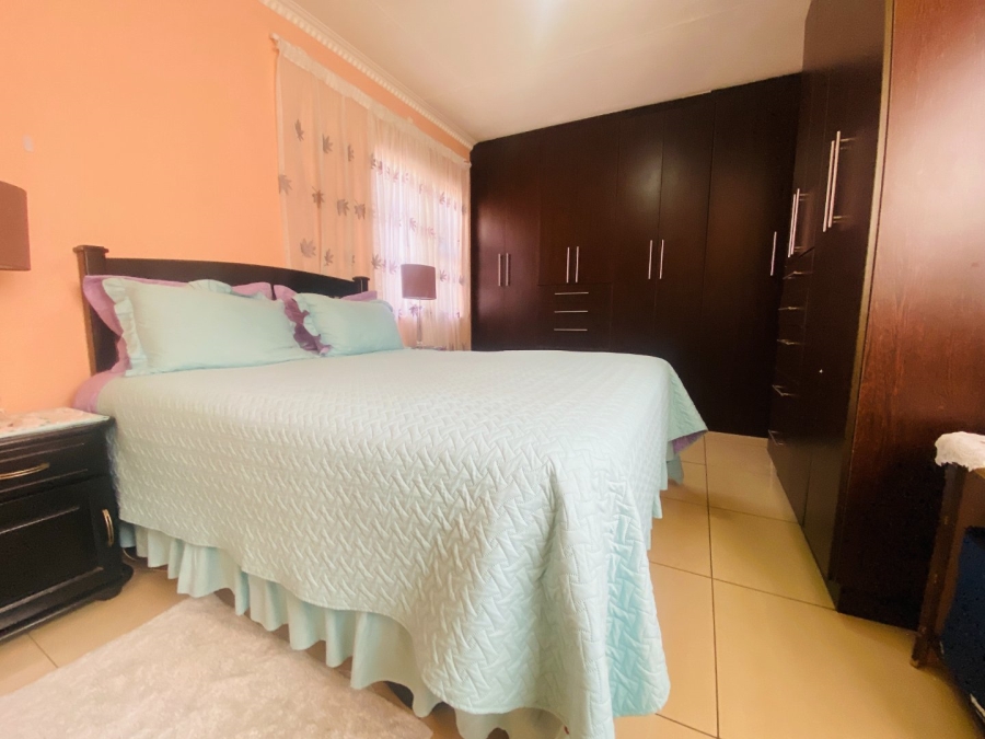 3 Bedroom Property for Sale in Bram Fischerville Gauteng