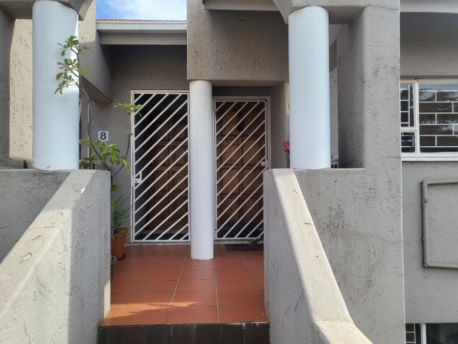 2 Bedroom Property for Sale in The Hill Gauteng