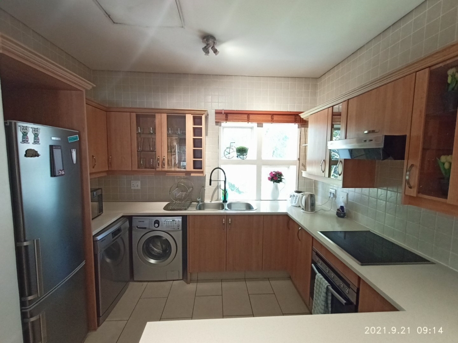 To Let 2 Bedroom Property for Rent in Atholl Gauteng