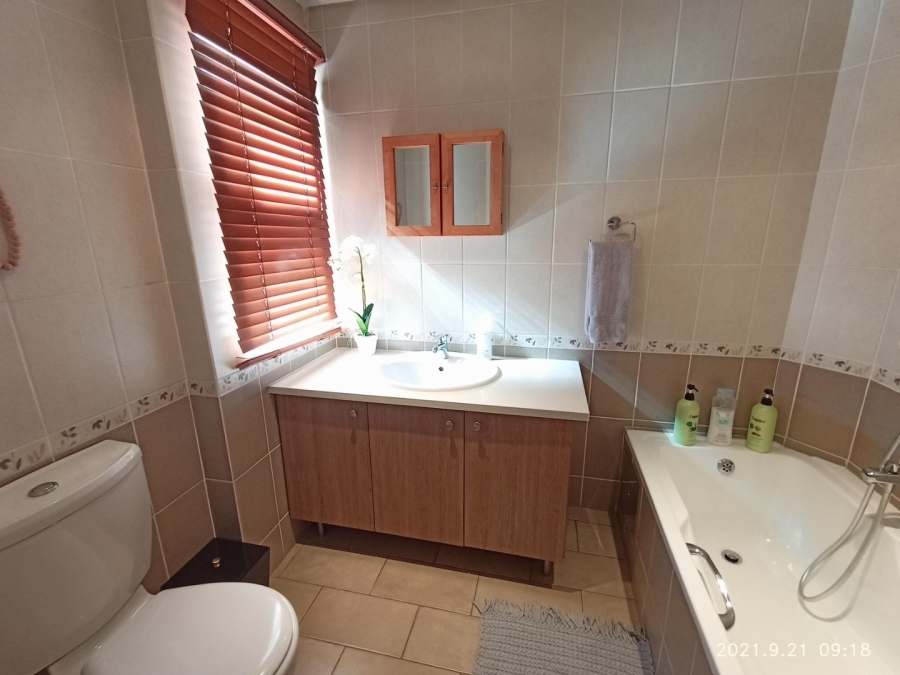 To Let 2 Bedroom Property for Rent in Atholl Gauteng