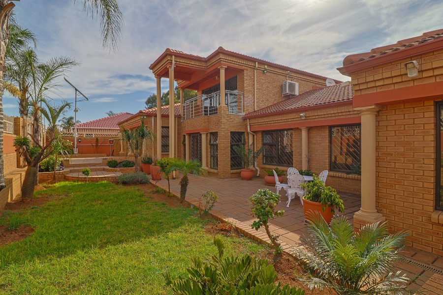 4 Bedroom Property for Sale in Ormonde Gauteng