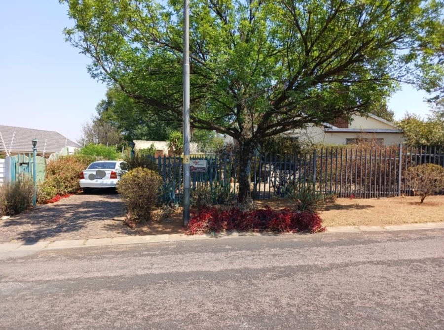 3 Bedroom Property for Sale in Klippoortje Gauteng