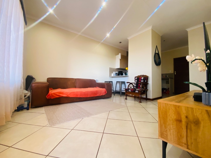 2 Bedroom Property for Sale in Monavoni Gauteng