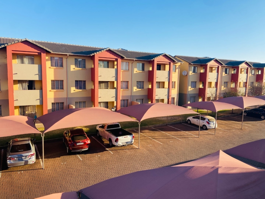 2 Bedroom Property for Sale in Monavoni Gauteng