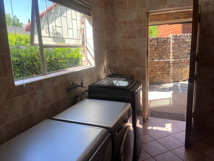 4 Bedroom Property for Sale in Glen Marais Gauteng