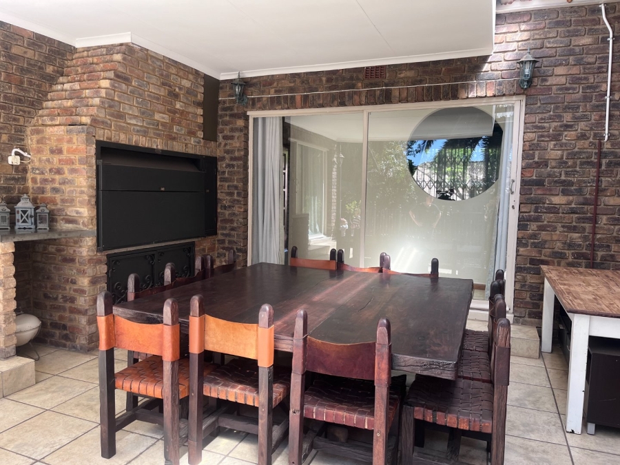 4 Bedroom Property for Sale in Glen Marais Gauteng