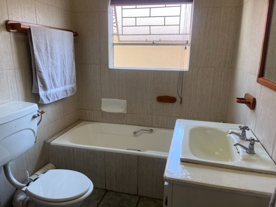 4 Bedroom Property for Sale in Glen Marais Gauteng