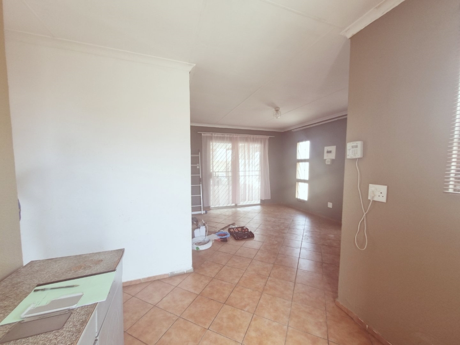 To Let 3 Bedroom Property for Rent in Birch Acres Gauteng