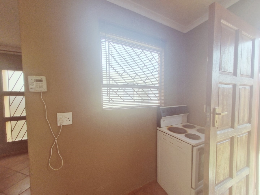 To Let 3 Bedroom Property for Rent in Birch Acres Gauteng