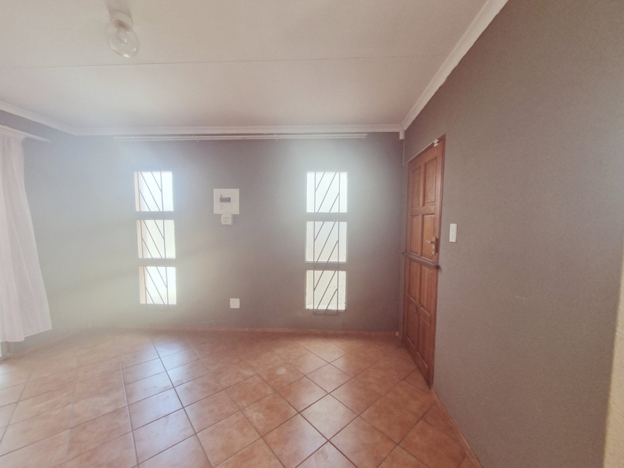 To Let 3 Bedroom Property for Rent in Birch Acres Gauteng