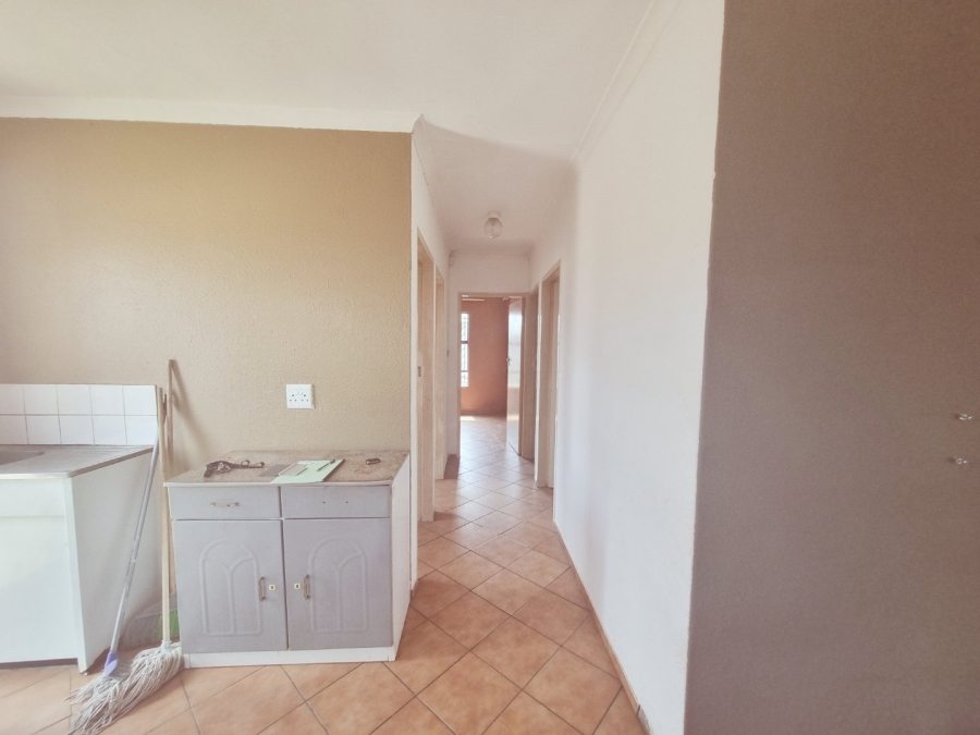 To Let 3 Bedroom Property for Rent in Birch Acres Gauteng