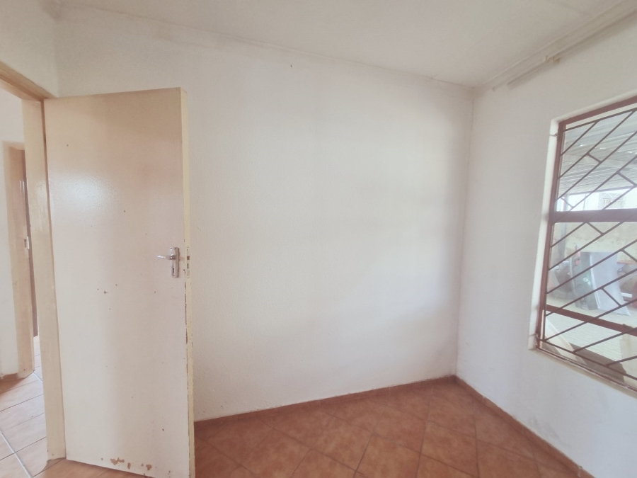 To Let 3 Bedroom Property for Rent in Birch Acres Gauteng