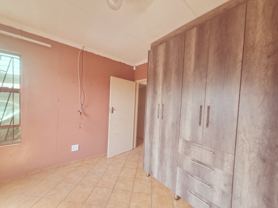 To Let 3 Bedroom Property for Rent in Birch Acres Gauteng