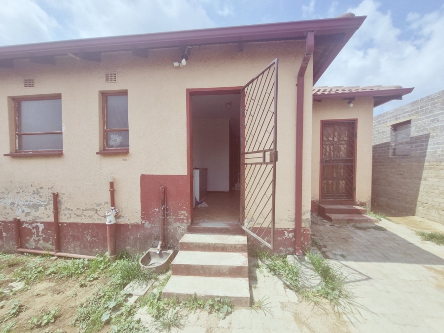 To Let 3 Bedroom Property for Rent in Birch Acres Gauteng