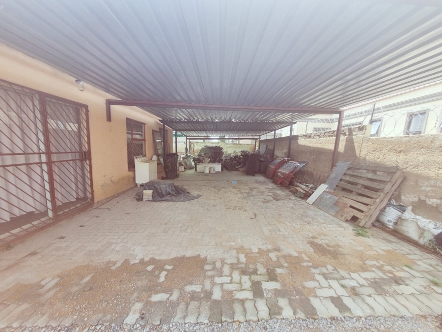 To Let 3 Bedroom Property for Rent in Birch Acres Gauteng