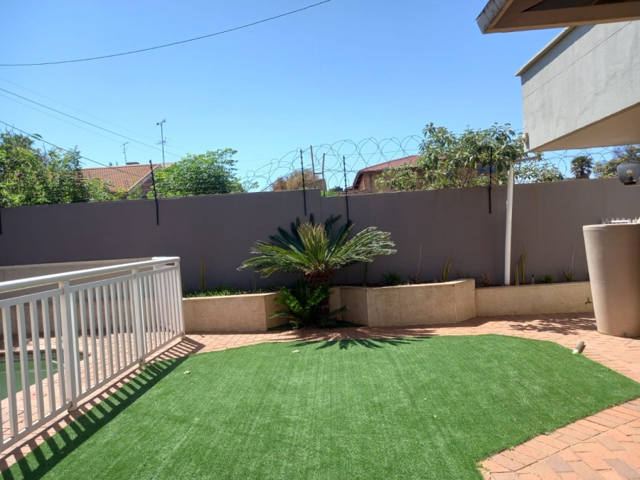 4 Bedroom Property for Sale in Lenasia South Gauteng