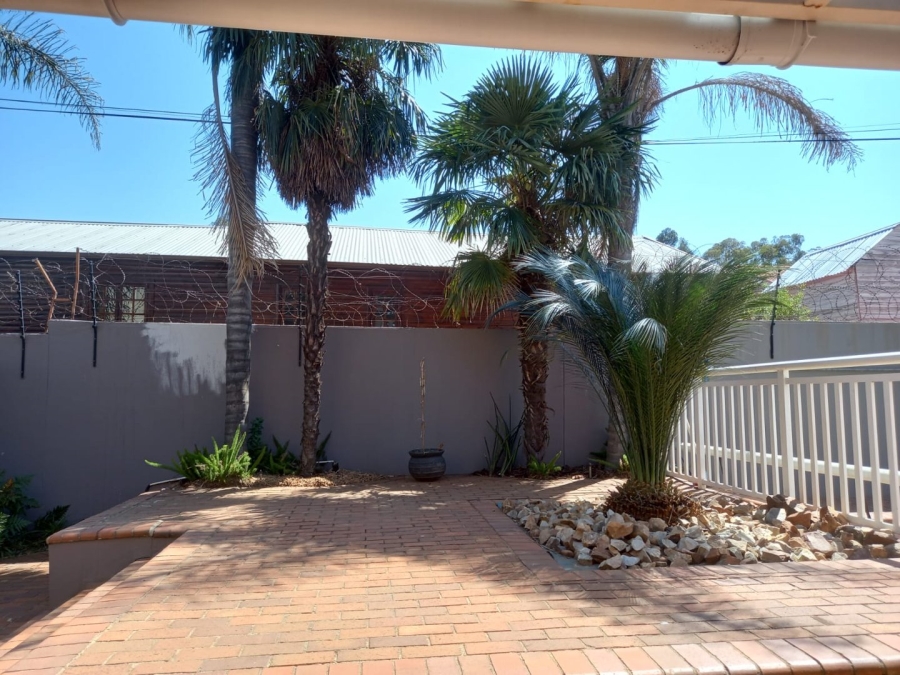 4 Bedroom Property for Sale in Lenasia South Gauteng