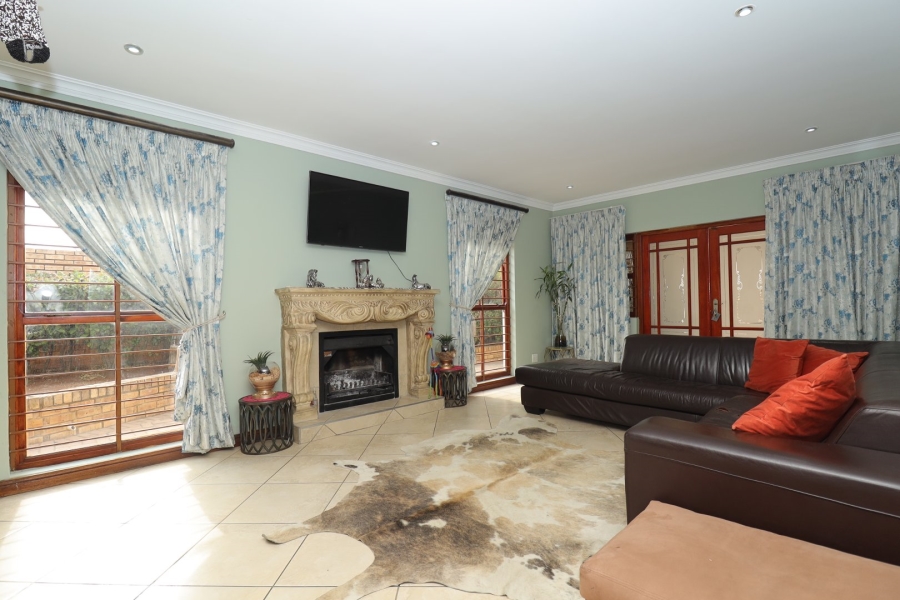 4 Bedroom Property for Sale in Ruimsig Gauteng