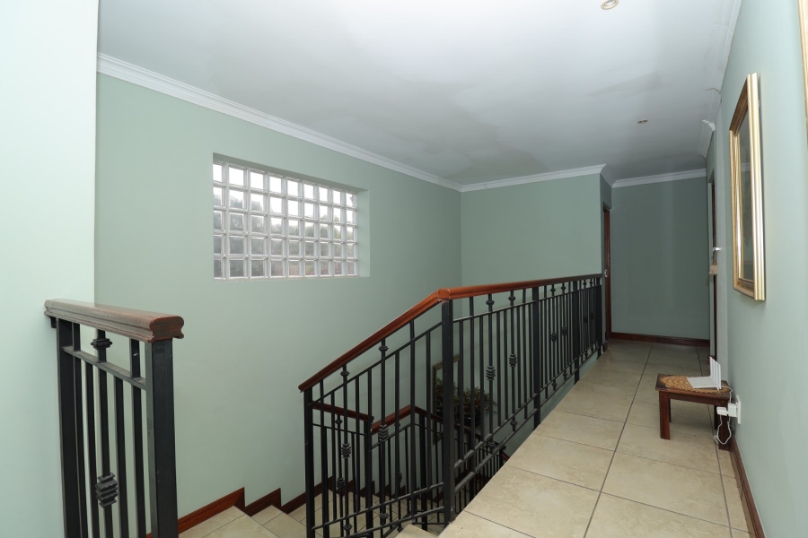 4 Bedroom Property for Sale in Ruimsig Gauteng