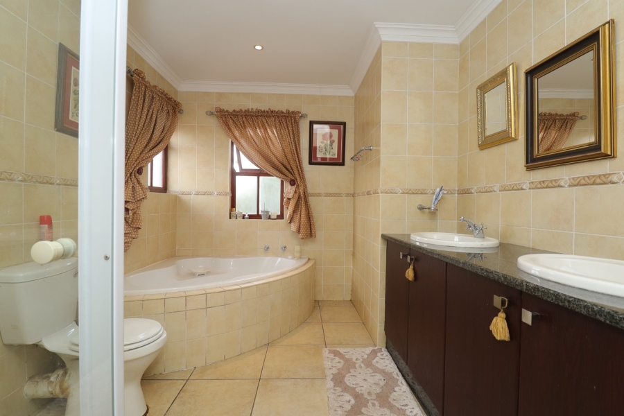 4 Bedroom Property for Sale in Ruimsig Gauteng