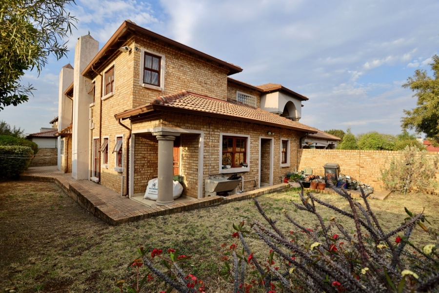 4 Bedroom Property for Sale in Ruimsig Gauteng